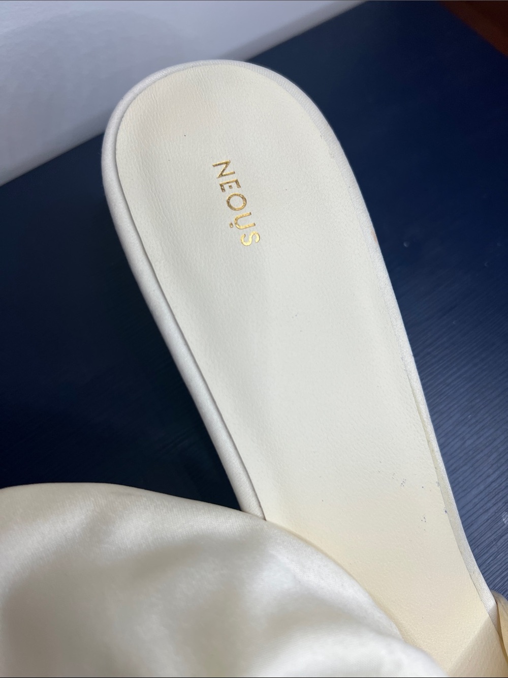 Neous Satin Knot Mule Heels in Cream Size 39 - Picture 17 of 17